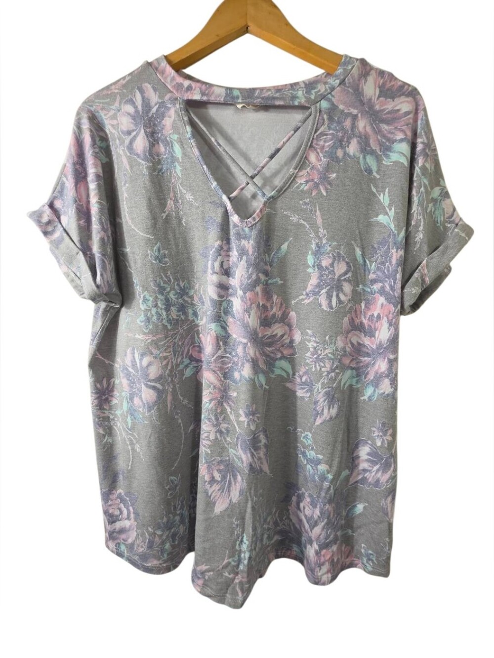 Lovely Melody Floral Crisscross Tee – Gray Short Sleeve Top Size Xl